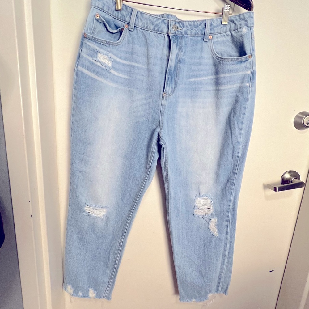 No Boundaries Distressed Denim Short Jeans Pants size 19